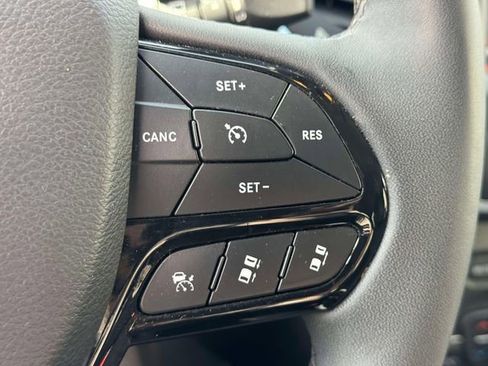 Used 2023 Jeep Cherokee Altitude Lux AWD/4WD image 28