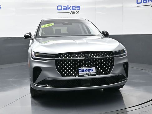 Used 2024 Lincoln Nautilus Reserve image 3