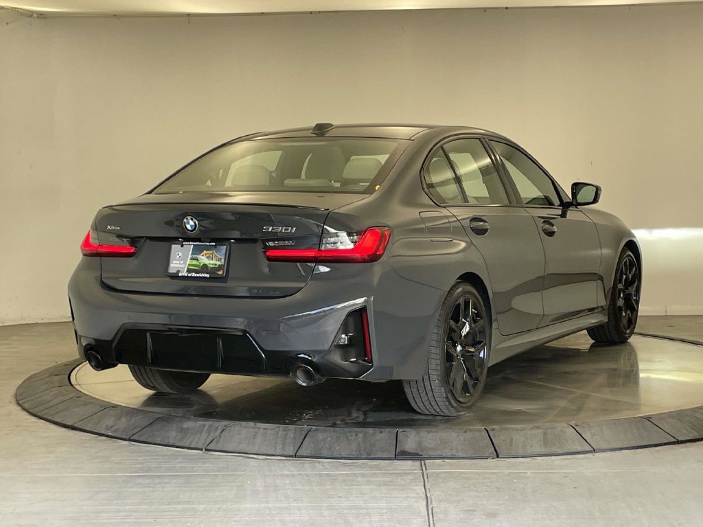 Used 2026 BMW 330i xDrive Sedan w/ M Sport Package AWD/4WD image 5