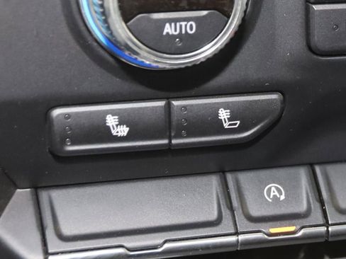 Used 2020 GMC Sierra 1500 Elevation w/ Elevation Value Package image 9