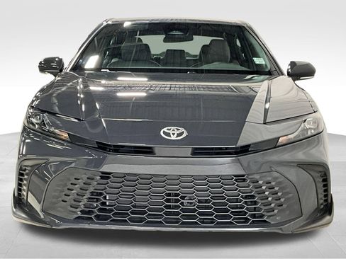 Used 2025 Toyota Camry SE FWD image 2