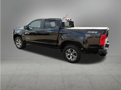 Used 2019 Chevrolet Colorado Z71 AWD/4WD image 3