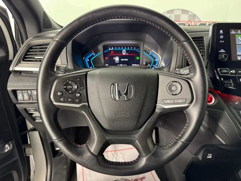 Used 2023 Honda Odyssey Sport image 13