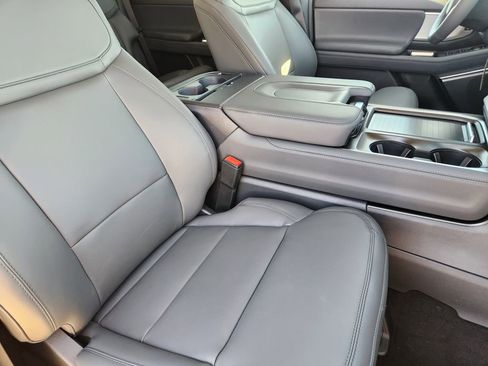 New 2026 Ford Expedition Active image 10