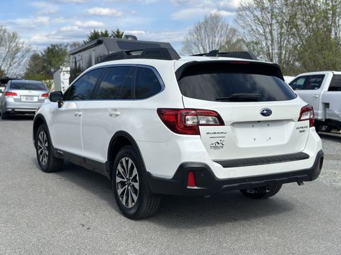Used 2017 Subaru Outback 3.6R Limited image 5