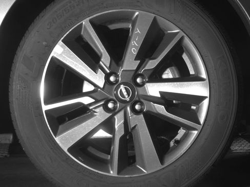 Used 2025 Nissan Versa SV FWD image 16