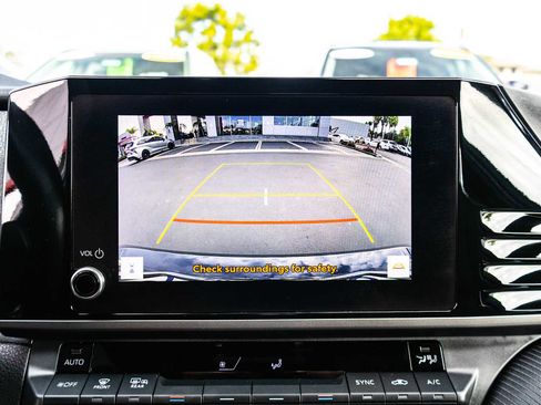 Used 2025 Toyota Camry SE image 35