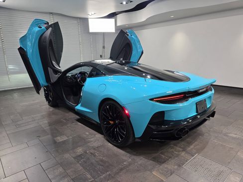 Used 2023 McLaren GT RWD image 22
