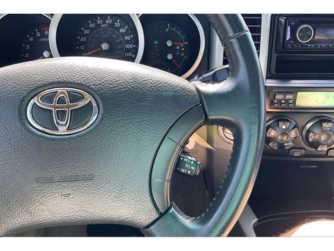 Used 2006 Toyota 4Runner SR5 AWD/4WD image 20