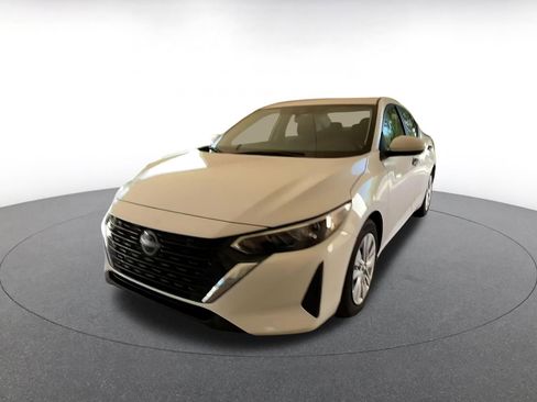 Used 2025 Nissan Sentra S image 7