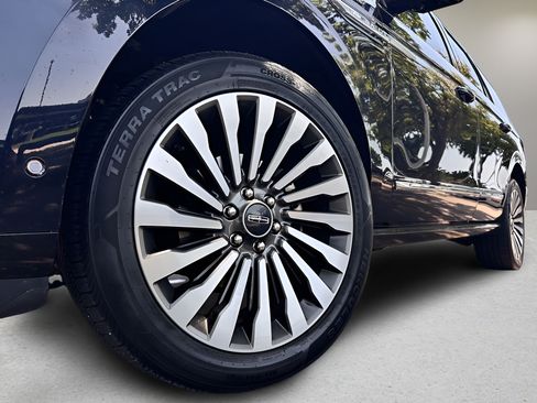 Used 2021 Lincoln Navigator Reserve w/ Luxury Package AWD/4WD image 30