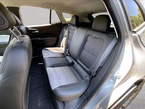 Used 2025 Chevrolet Trax LT FWD image 25