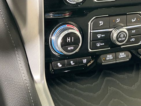 Used 2024 GMC Yukon XL Denali image 20