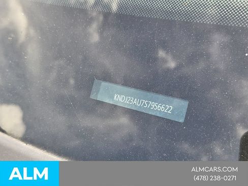 Used 2025 Kia Soul LX FWD image 23