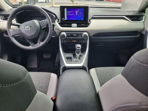 Used 2025 Toyota RAV4 XLE FWD image 15