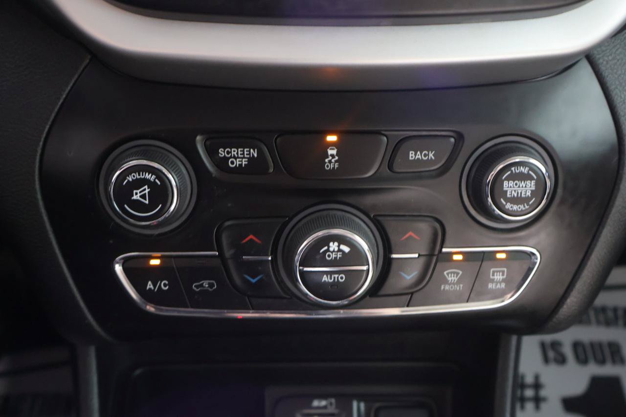 Used 2018 Jeep Cherokee Limited AWD/4WD image 34