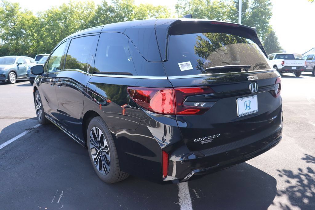 Certified 2026 Honda Odyssey Elite image 3