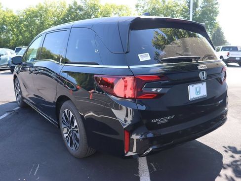 Used 2026 Honda Odyssey Elite image 3
