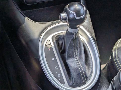 Used 2016 Kia Soul + FWD image 12