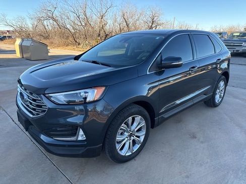 Used 2024 Ford Edge Titanium image 3