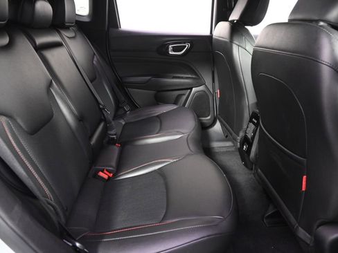 Used 2025 Jeep Compass Trailhawk AWD/4WD image 18