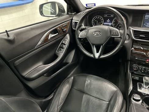 Used 2018 INFINITI QX30 Premium w/ Technology Package FWD image 12