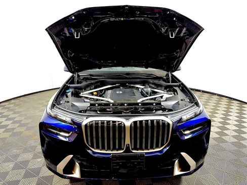 Used 2026 BMW X7 xDrive40i AWD/4WD image 32