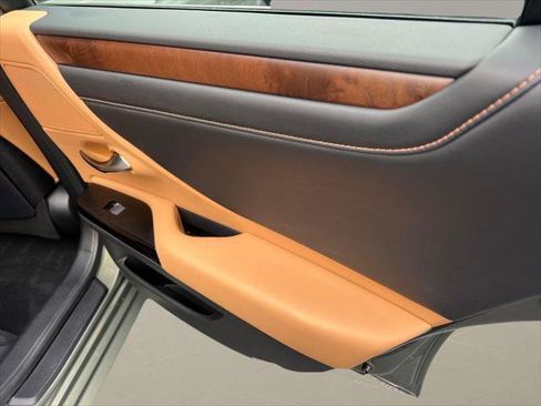 Certified 2023 Lexus ES 350 w/ Premium Package image 17