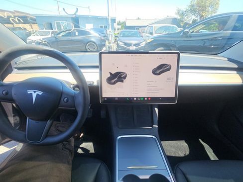 Used 2023 Tesla Model 3 Standard Range RWD image 7