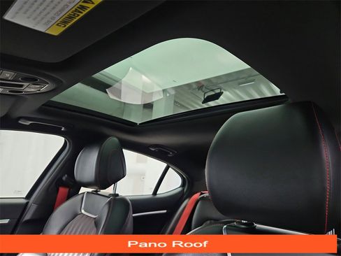 Used 2022 Genesis G70 3.3T w/ Sport Advanced Package image 11