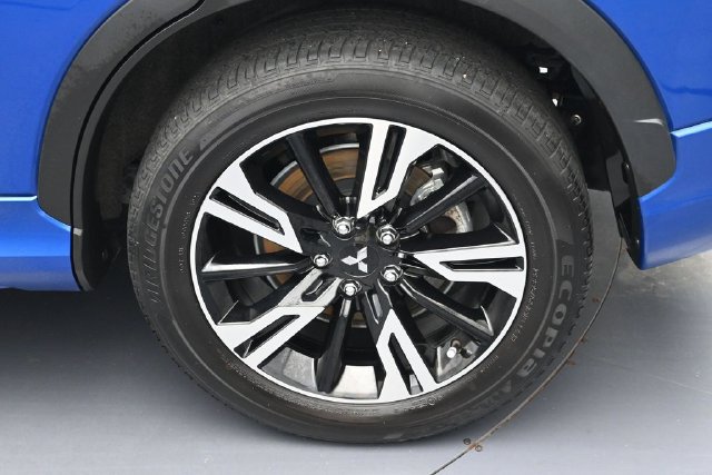 Used 2025 Mitsubishi Eclipse Cross SEL AWD/4WD image 8