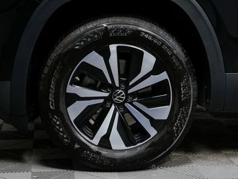 Certified 2025 Volkswagen Atlas SE image 15