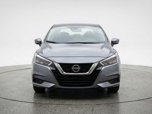 Used 2025 Nissan Versa SV image 2