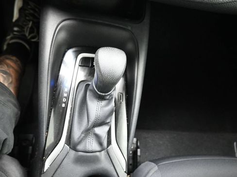 Used 2025 Toyota Corolla LE FWD image 12