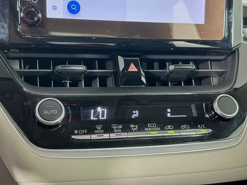 Used 2024 Toyota Corolla LE w/ LE Convenience Package FWD image 24