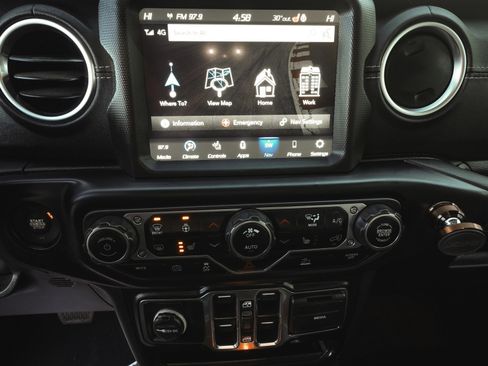 Used 2023 Jeep Wrangler Unlimited Sahara w/ Cold Weather Group image 25