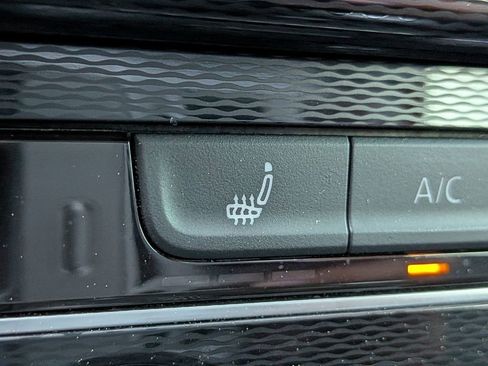 Used 2017 Volkswagen GTI SE image 24