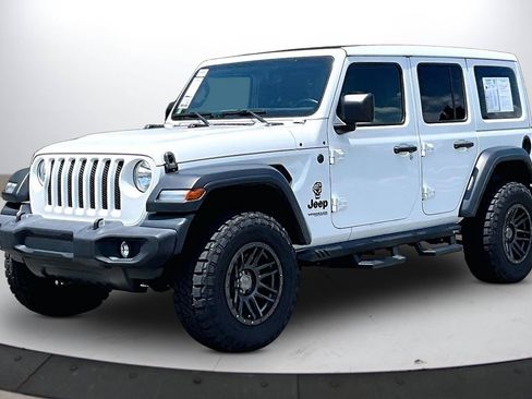 Used 2022 Jeep Wrangler Unlimited Sport w/ Sun And Sound Package AWD/4WD image 4