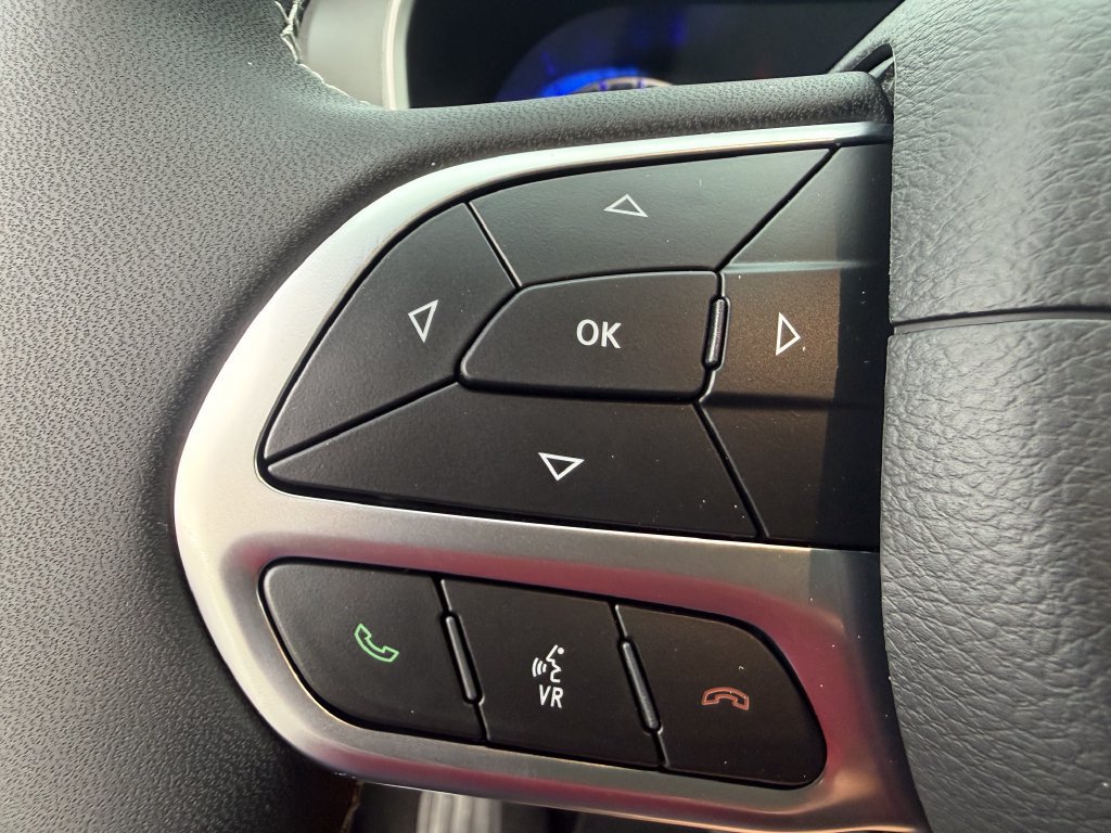 New 2027 Chrysler Pacifica Select FWD image 18