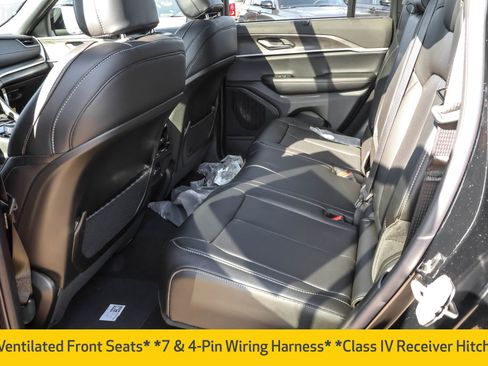 New 2025 Jeep Grand Cherokee Limited w/ Luxury Tech Group II image 16