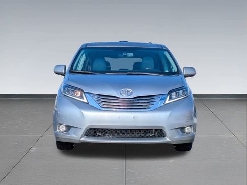 Used 2012 Toyota Sienna Limited image 9