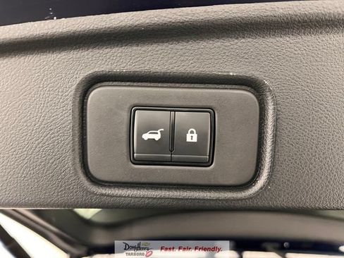 Used 2025 Nissan Pathfinder SV FWD image 38