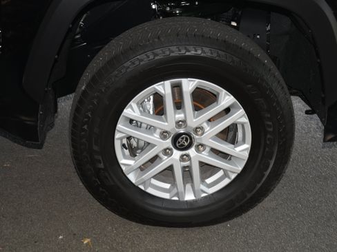Used 2026 Toyota Tundra SR5 AWD/4WD image 21