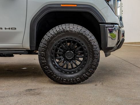 Used 2024 GMC Sierra 3500 SLE AWD/4WD image 10