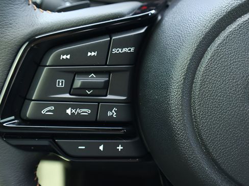Used 2025 Subaru Forester Touring AWD/4WD image 23