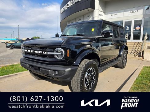 Used 2022 Ford Bronco Outer Banks AWD/4WD image 1