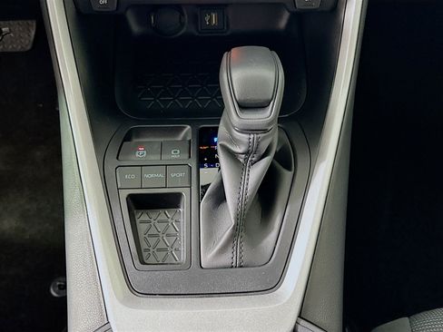 Used 2025 Toyota RAV4 LE image 23