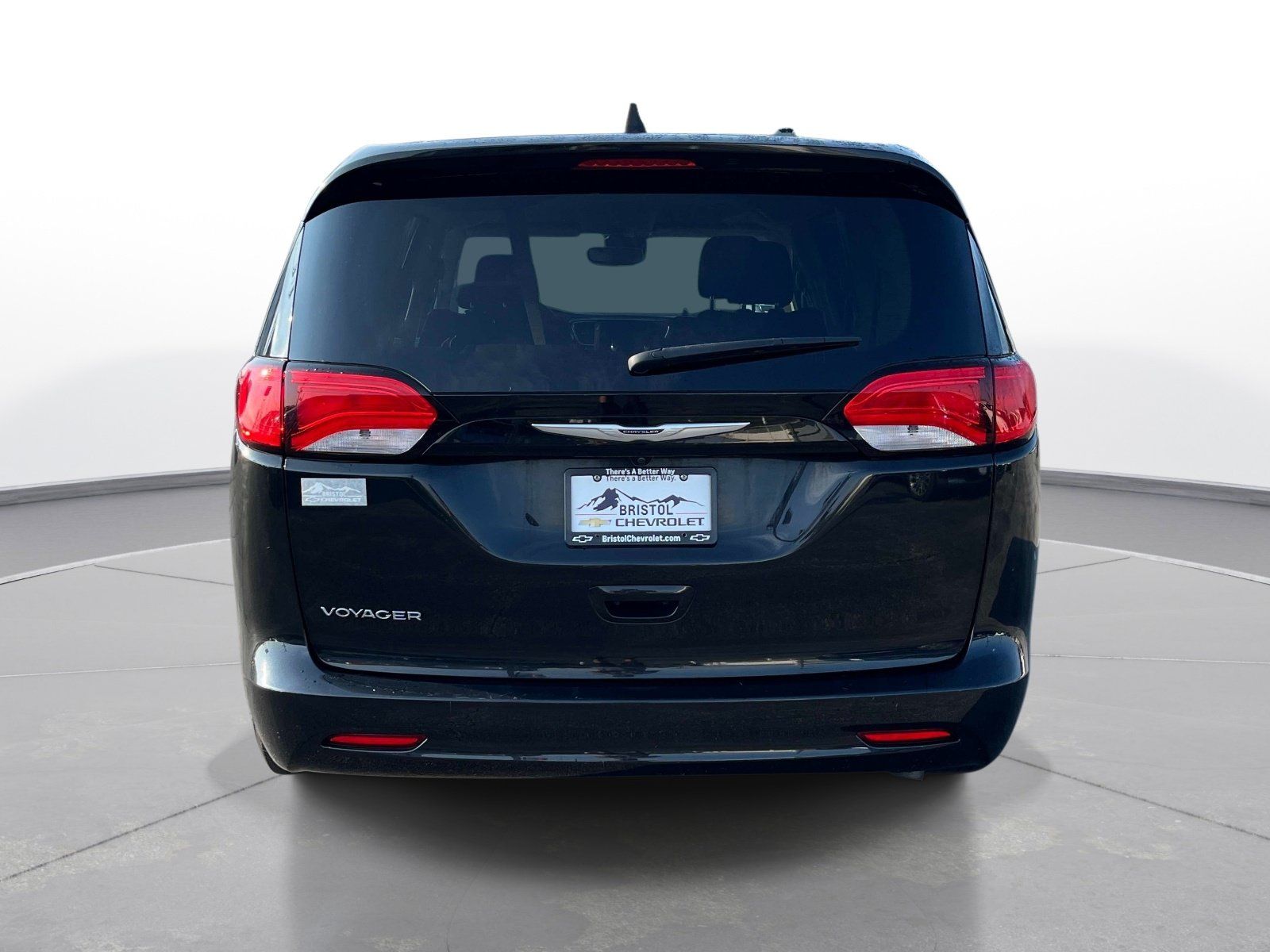 Used 2023 Chrysler Voyager LX FWD image 5