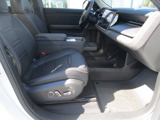 Used 2027 Rivian R2 Performance Dual AWD/4WD image 13