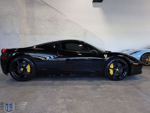 Used 2011 Ferrari 458 Italia Coupe image 3